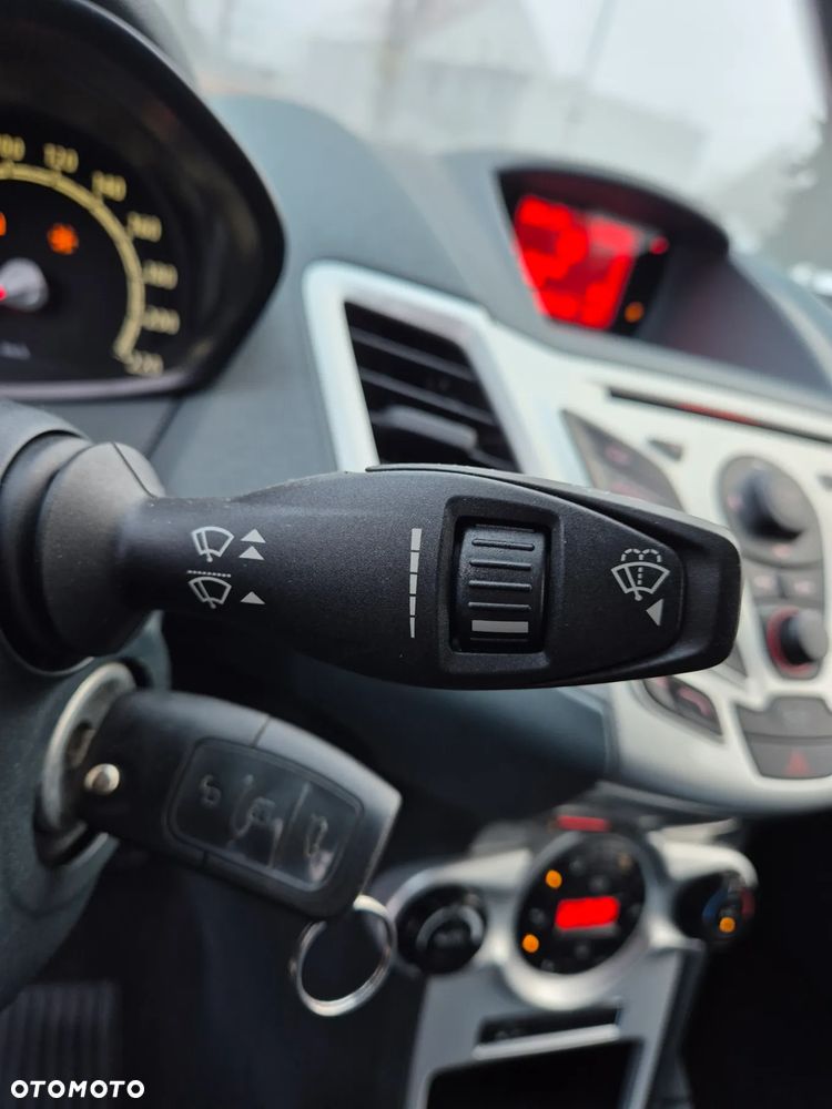 Ford Fiesta 1.4 Sport - 11