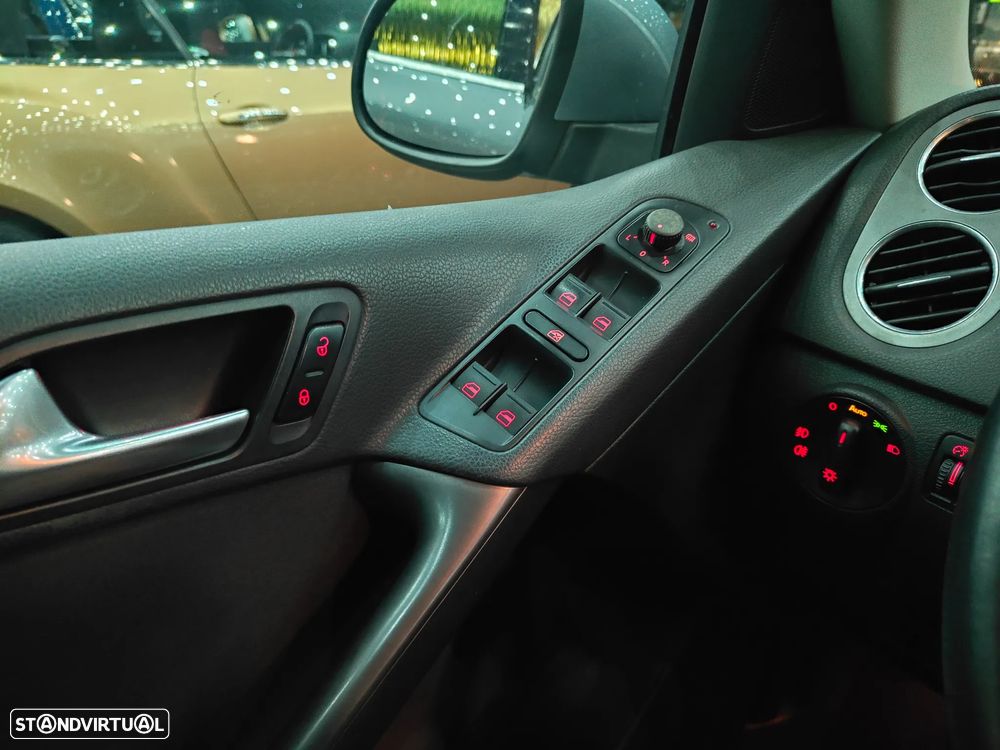 VW Tiguan 2.0 TDI Sport 4Motion - 16