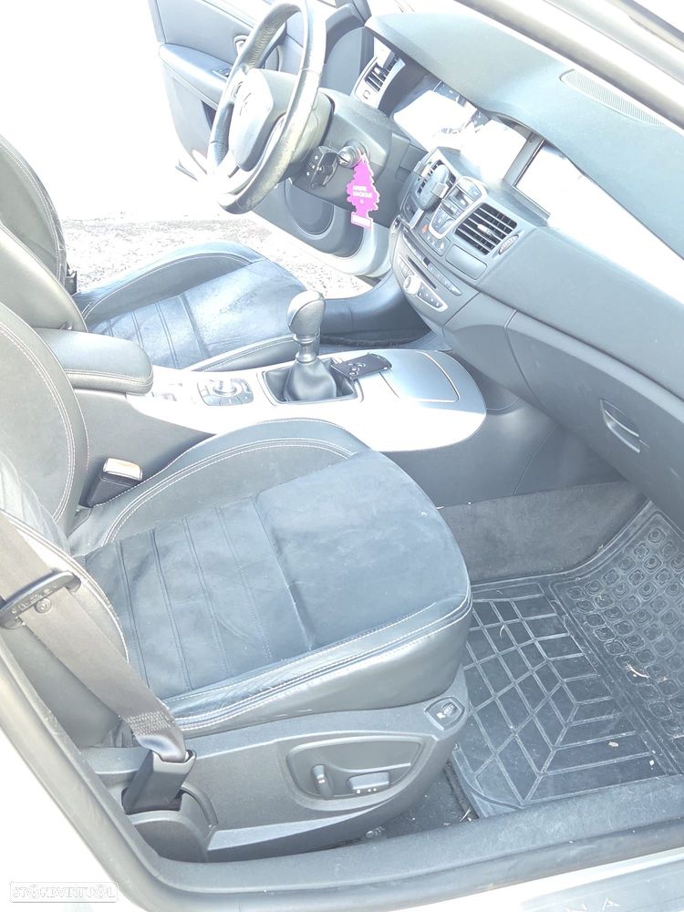 Renault Laguna Break 2.0 dCi Dynamique S - 15