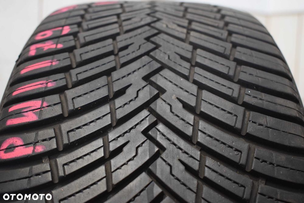 R19 225/40 93Y Pirelli All Season Cinturato SF2 - 1