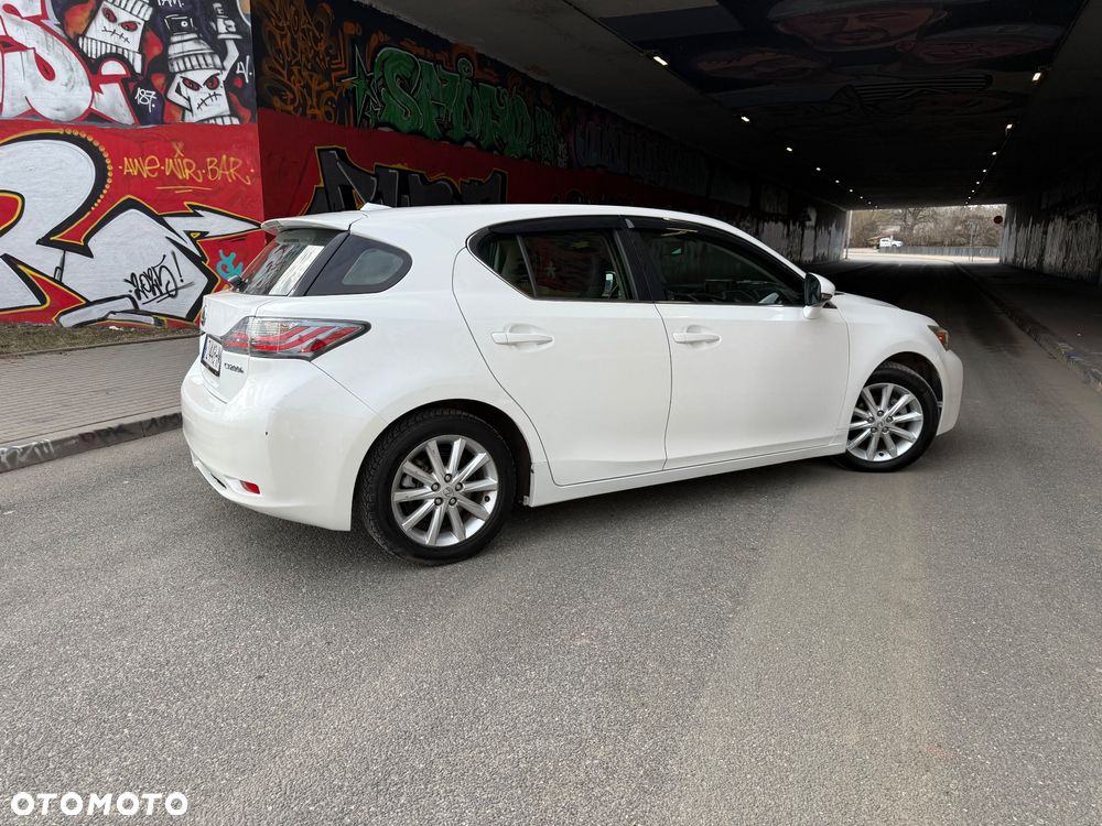 Lexus CT - 4