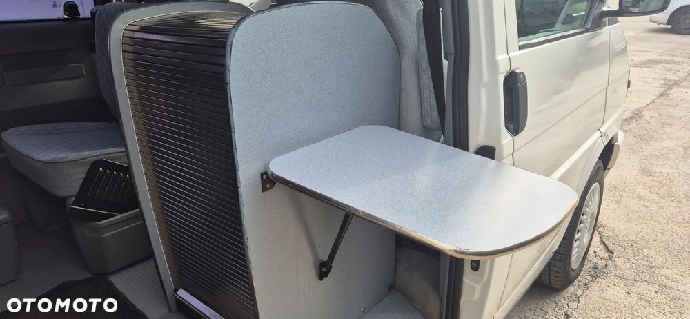 Volkswagen Multivan - 12