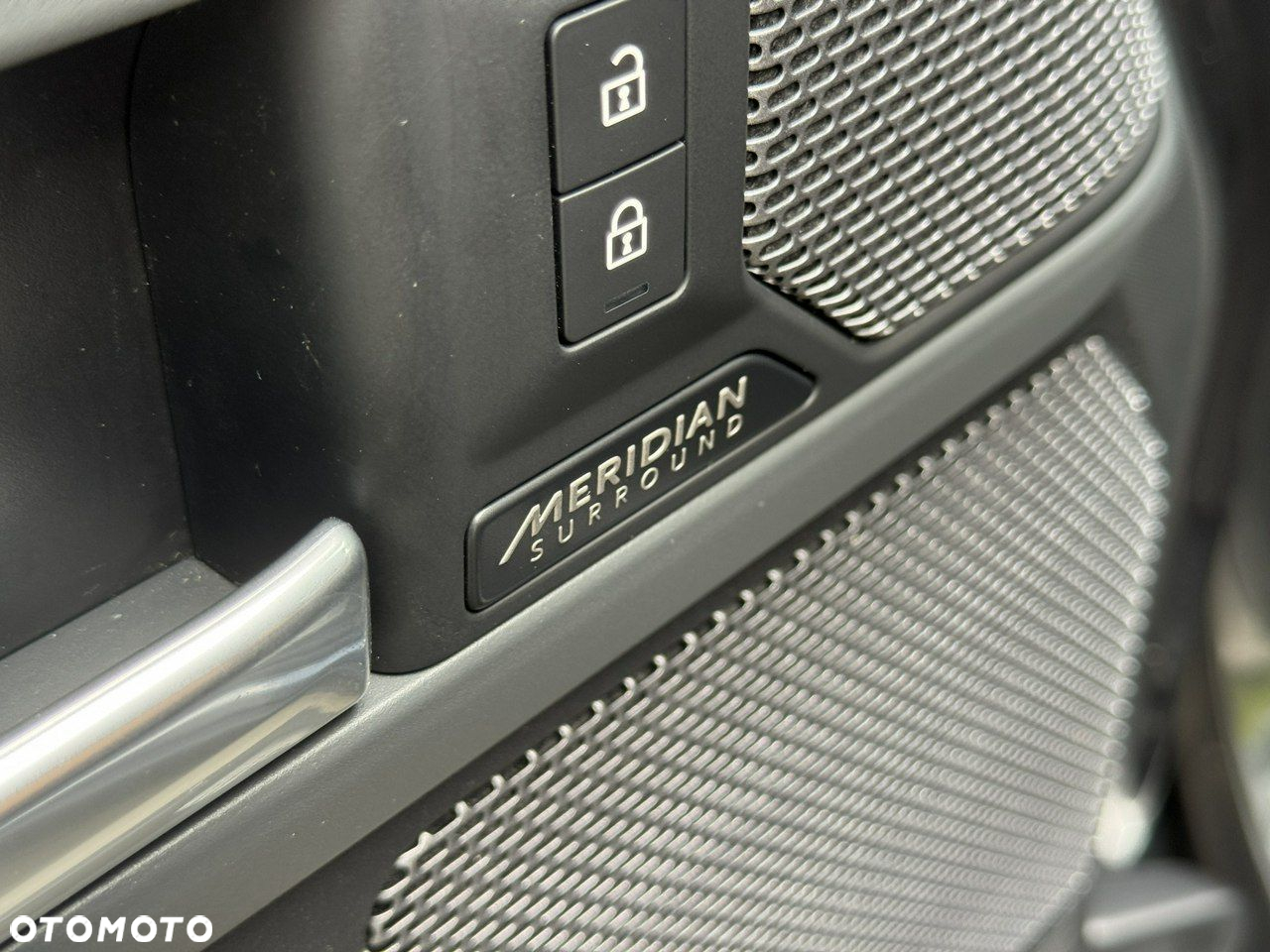 Land Rover Defender - 31