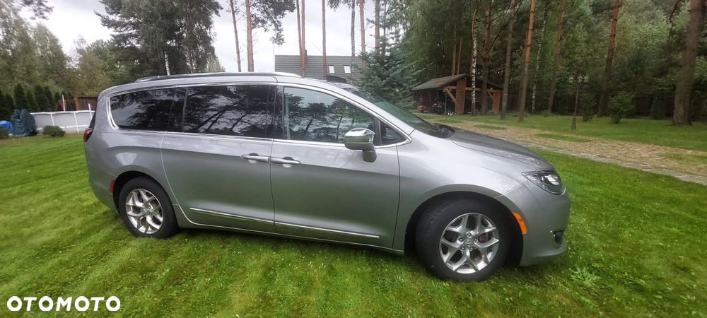 Chrysler Pacifica - 22