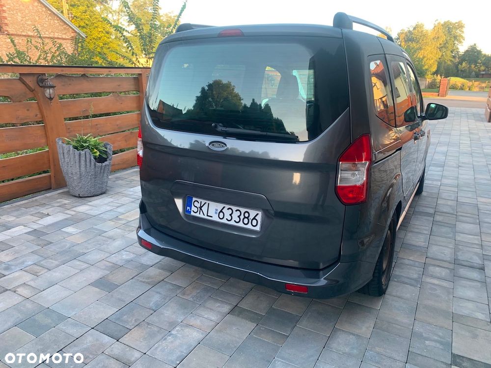 Ford Tourneo Courier 1.5 TDCi Titanium - 3