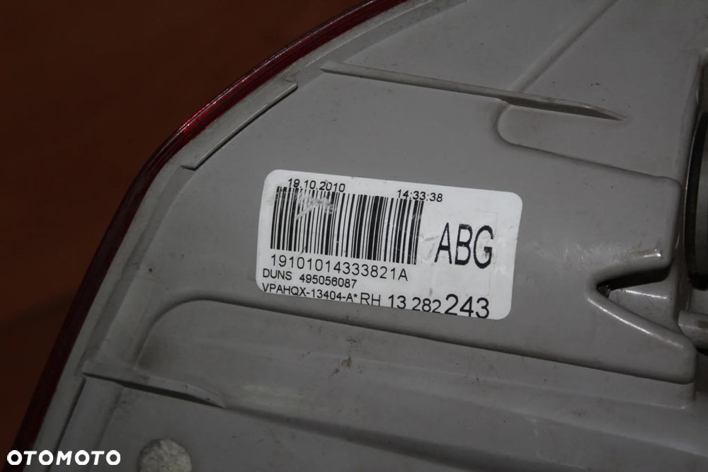 LAMPA PRAWA TYLNA PRAWY TYŁ W BŁOTNIK JASNA OPEL ASTRA J KOMBI EUROPA ORYGINALNA 13282243 - 8