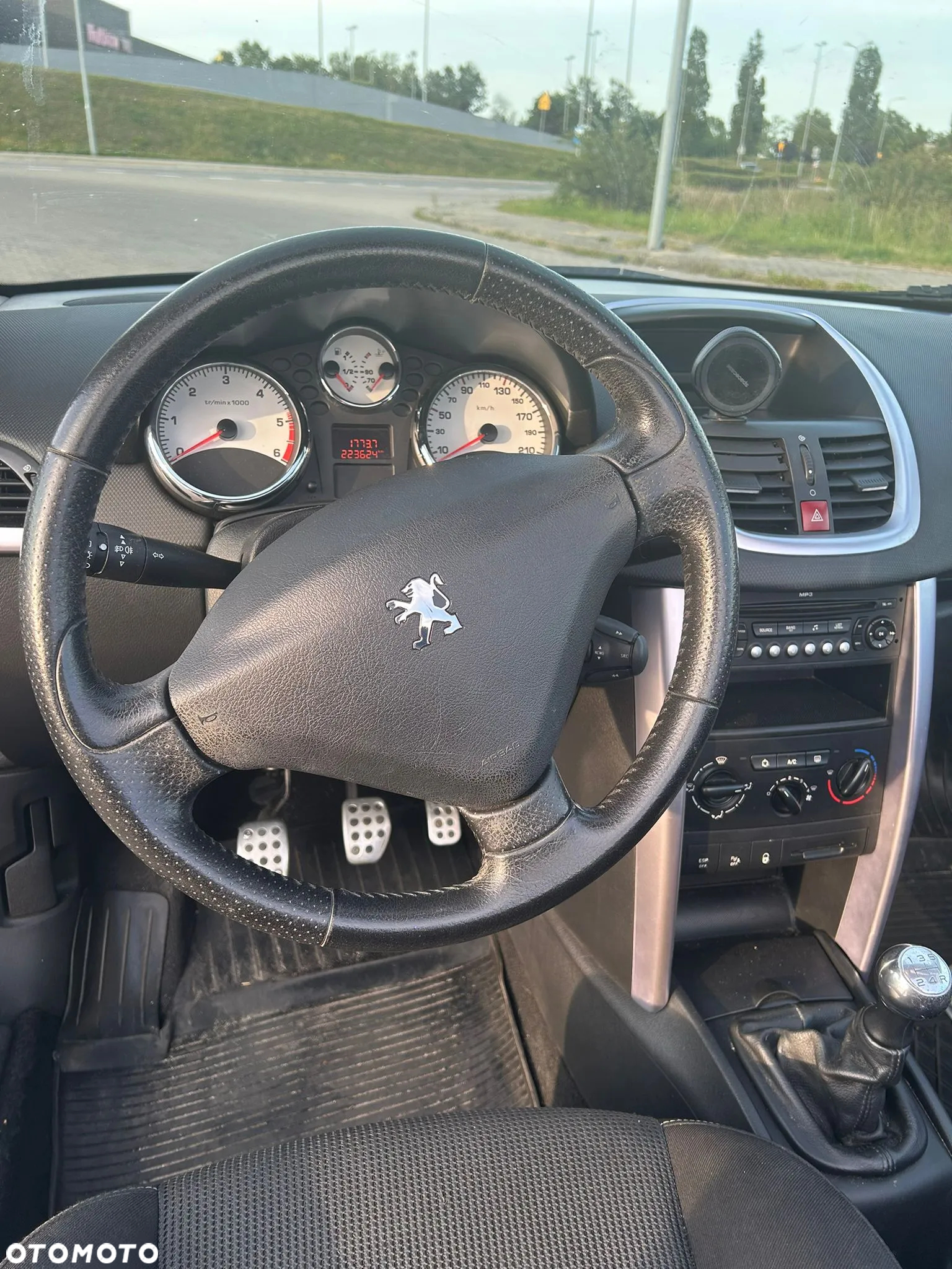 Peugeot 207 CC 1.6 HDI Sport - 30