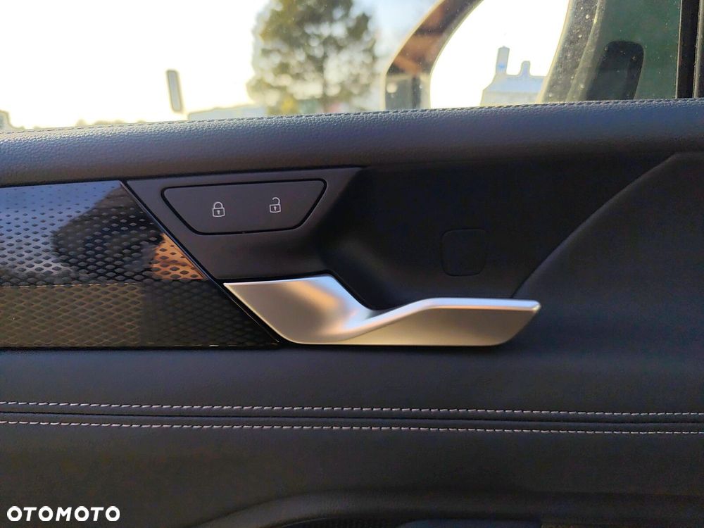 Volkswagen Tiguan - 11