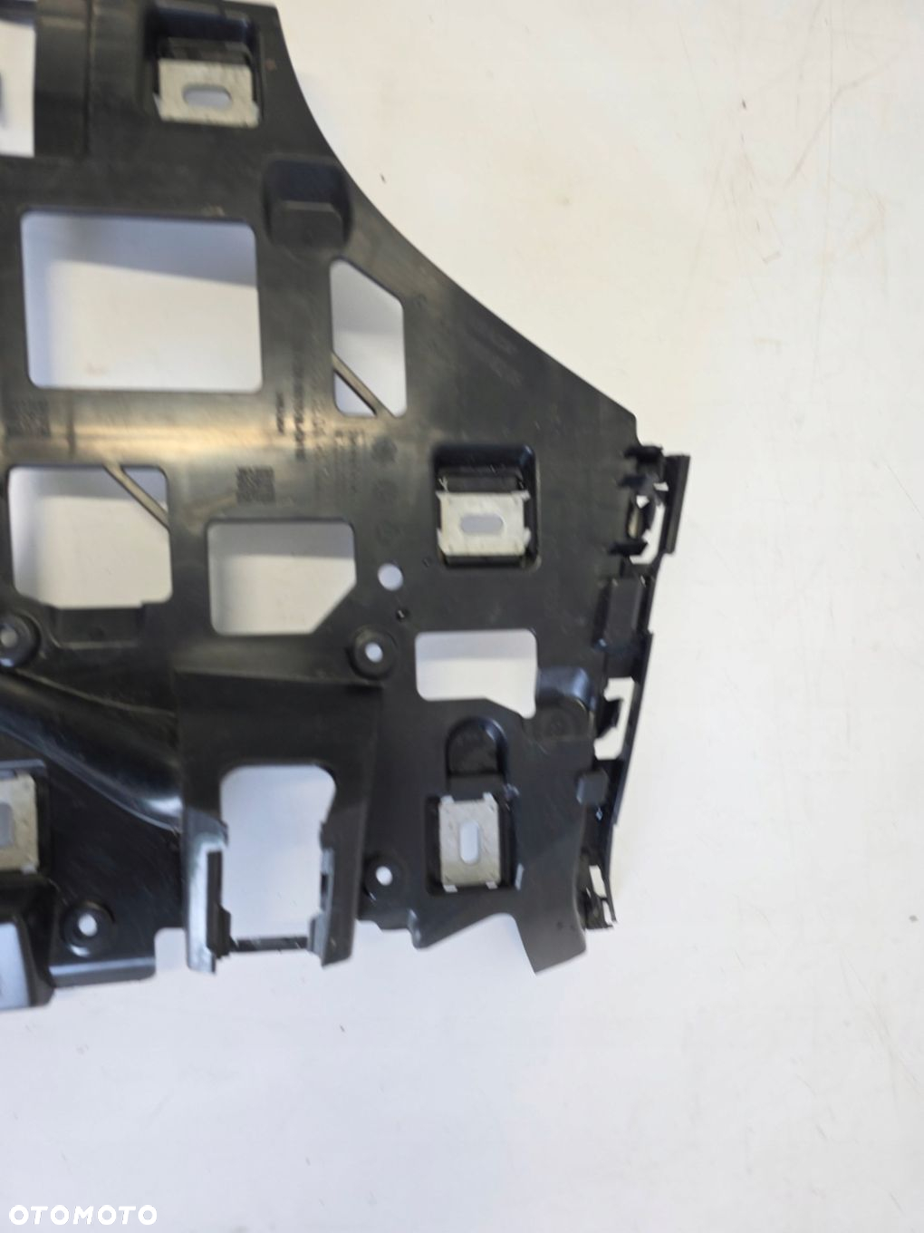 Ślizg zderzaka lewy tył MERCEDES C klasa W206 A2068808201 - 4