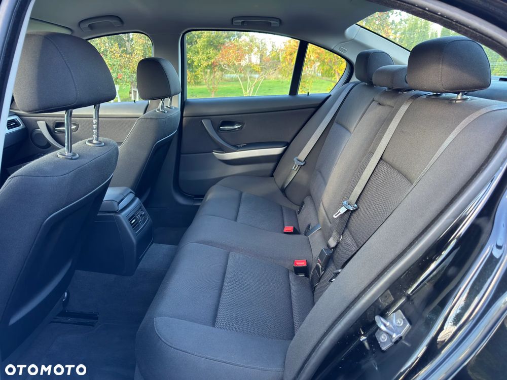 BMW Seria 3 320i Edition Sport - 18