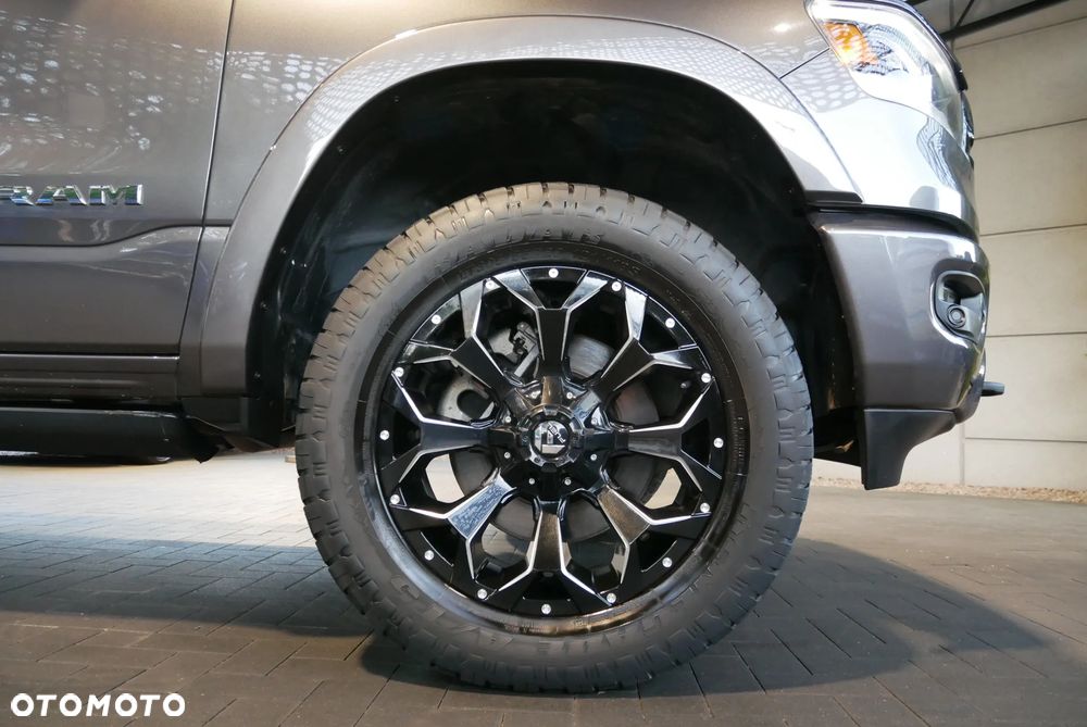 RAM 1500 Crew Cab Laramie - 36