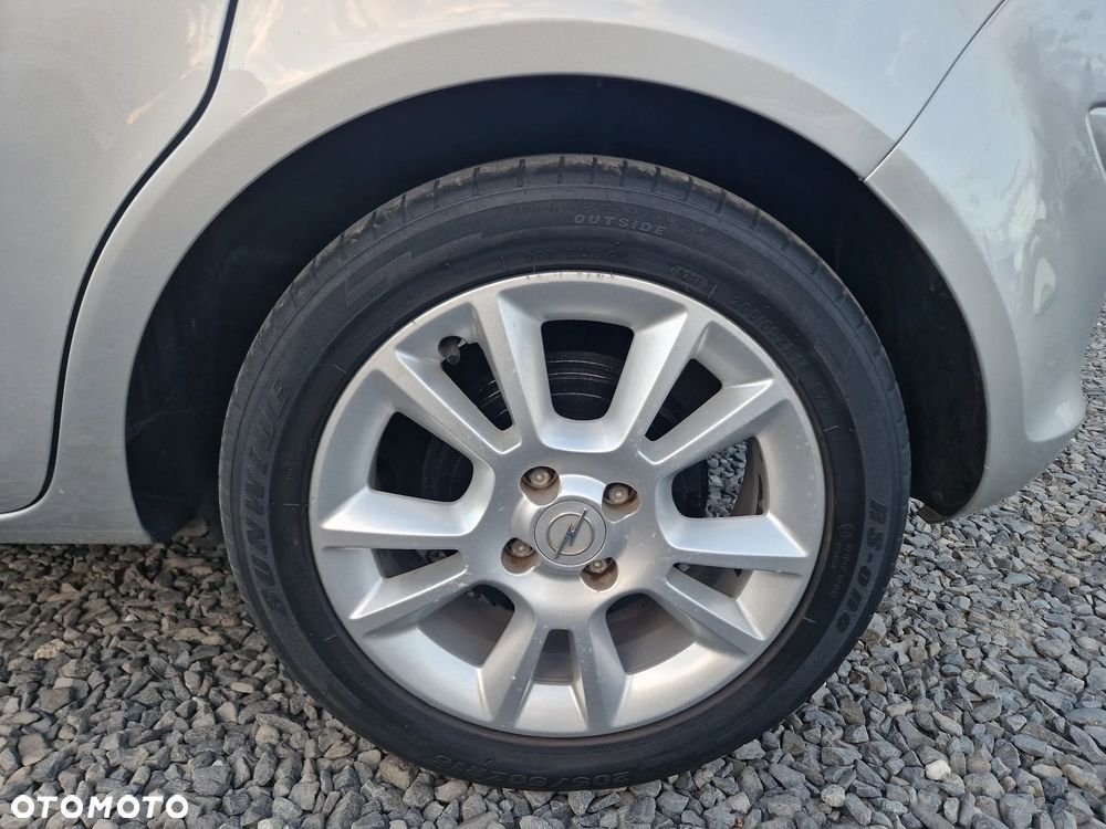 Opel Corsa 1.2 16V Essentia S&S - 39