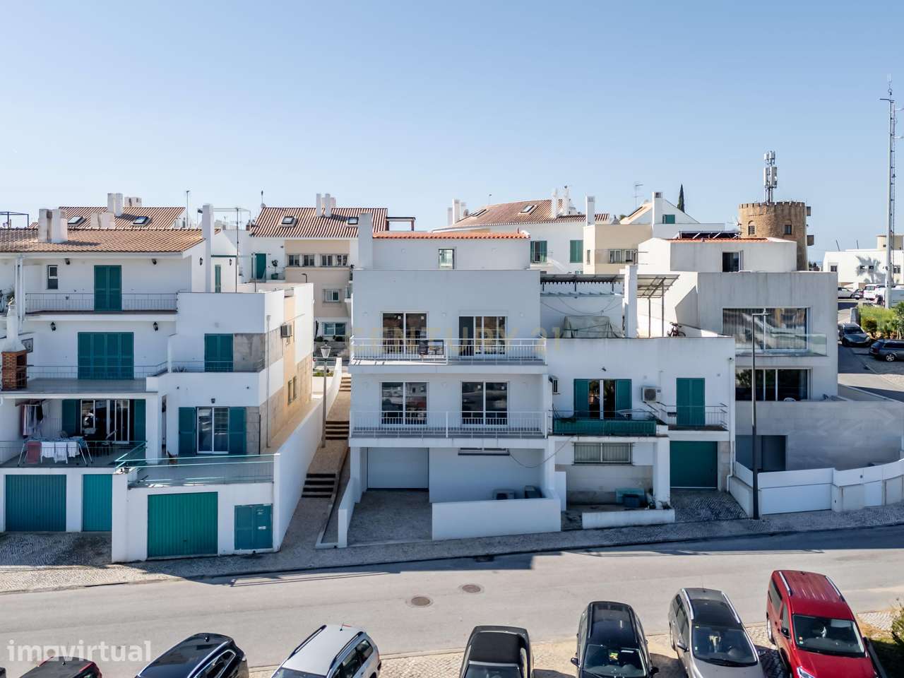 Apartamento T2+ Sótão habitável  Duplex em Ferragudo – onde o rio enco