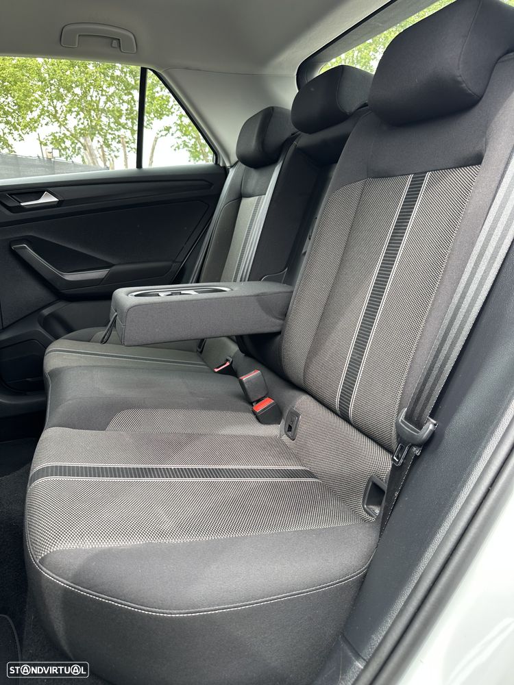 VW T-Roc - 31