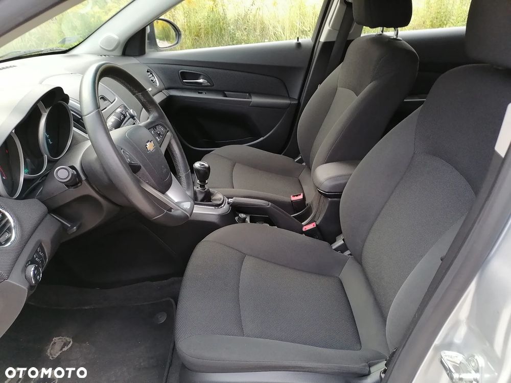 Chevrolet Cruze 1.6 LT - 10