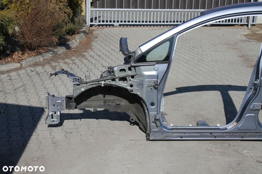 ćwiartka lewy przód słupek próg toyota verso 09-18 - 2