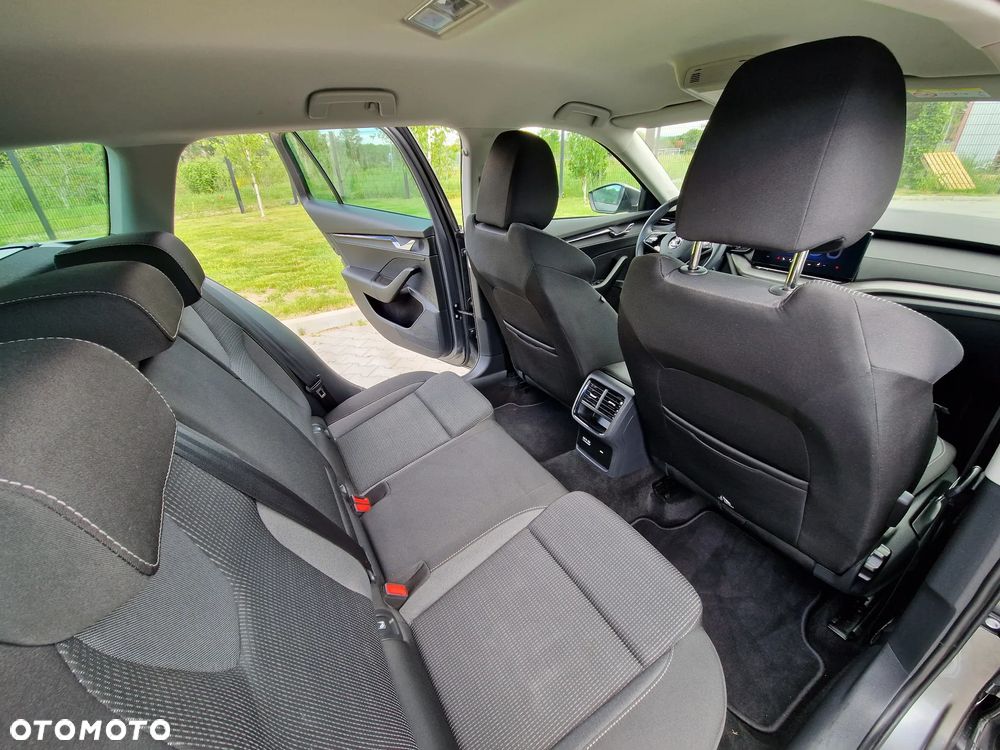 Skoda Octavia ver-1-0-tsi-e--tec-ambition-dsg - 11