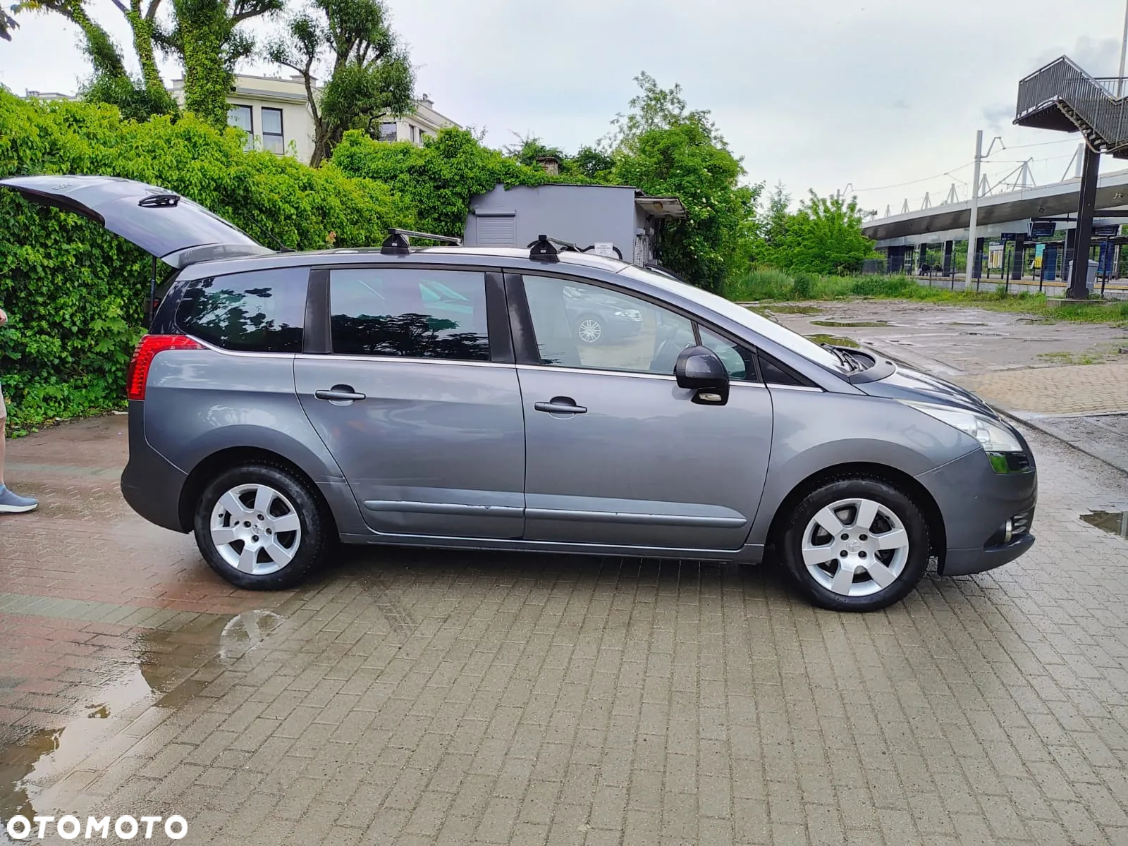 Peugeot 5008 1.6 THP Family - 3