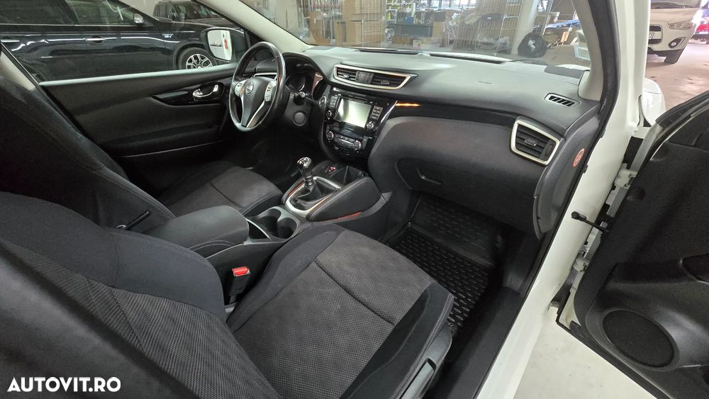 Nissan Qashqai 1.5 DCI Start/Stop N-Connecta - 18