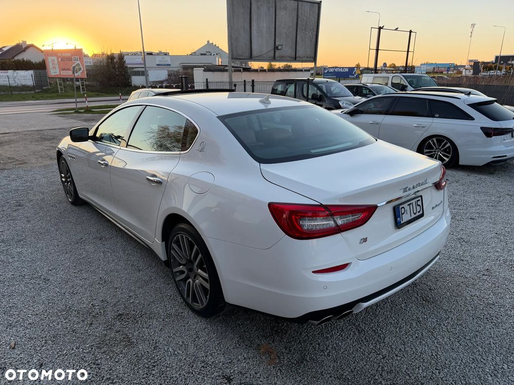 Maserati Quattroporte - 5
