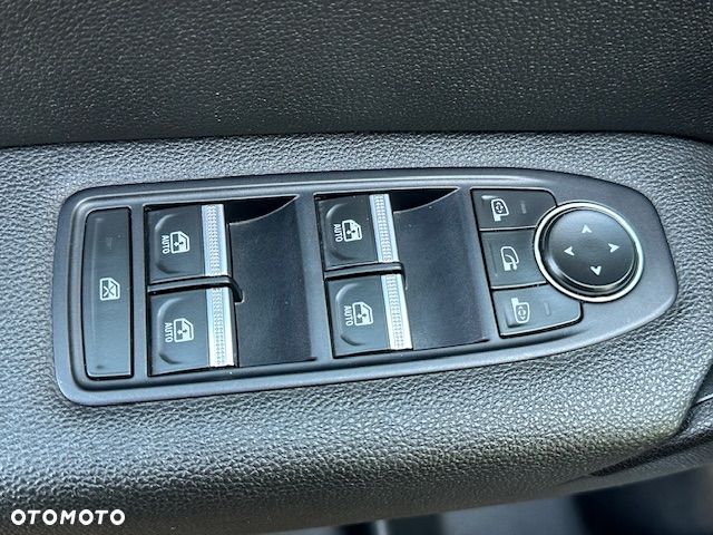 Renault Captur 1.3 TCe Intens EDC - 27