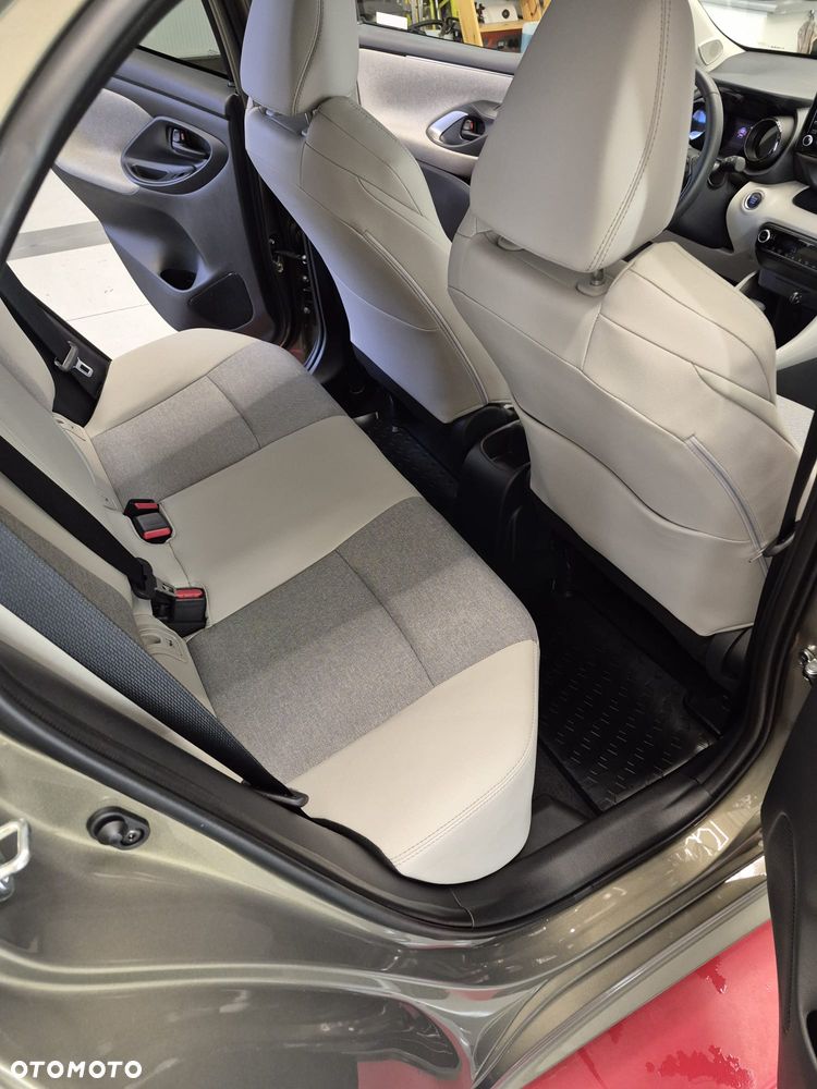 Toyota Yaris 1.5 Selection Elegant CVT - 12