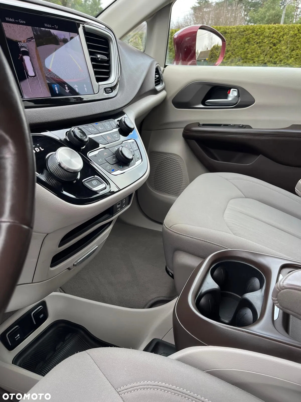 Chrysler Pacifica - 27