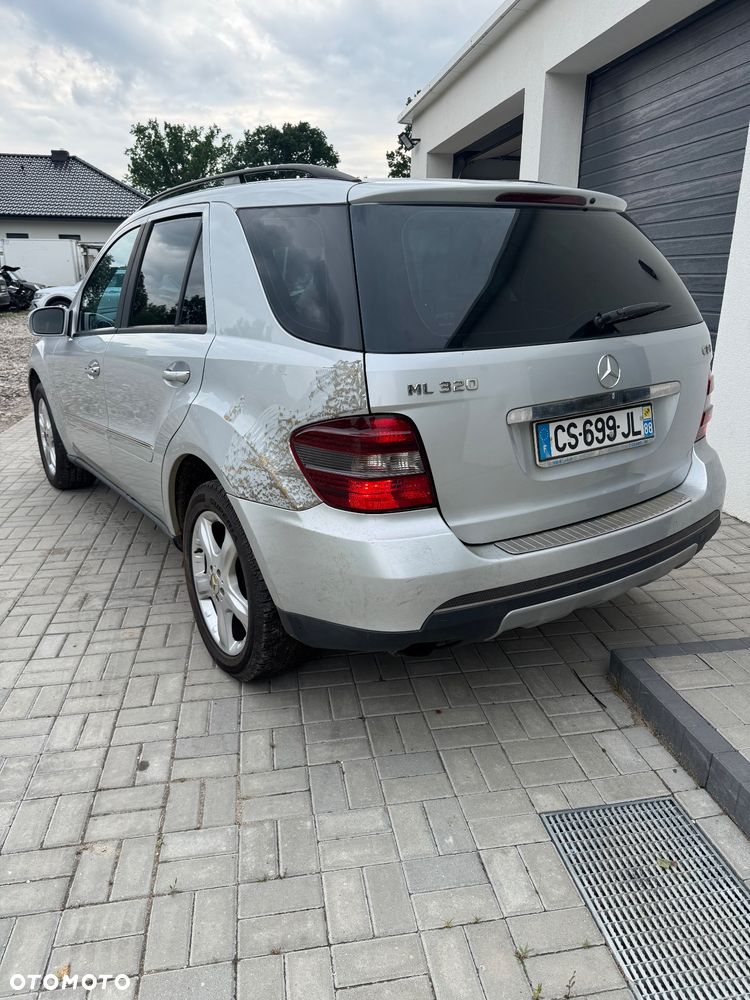 Mercedes-Benz ML 320 CDI 4Matic 7G-TRONIC DPF Edition 10 - 5