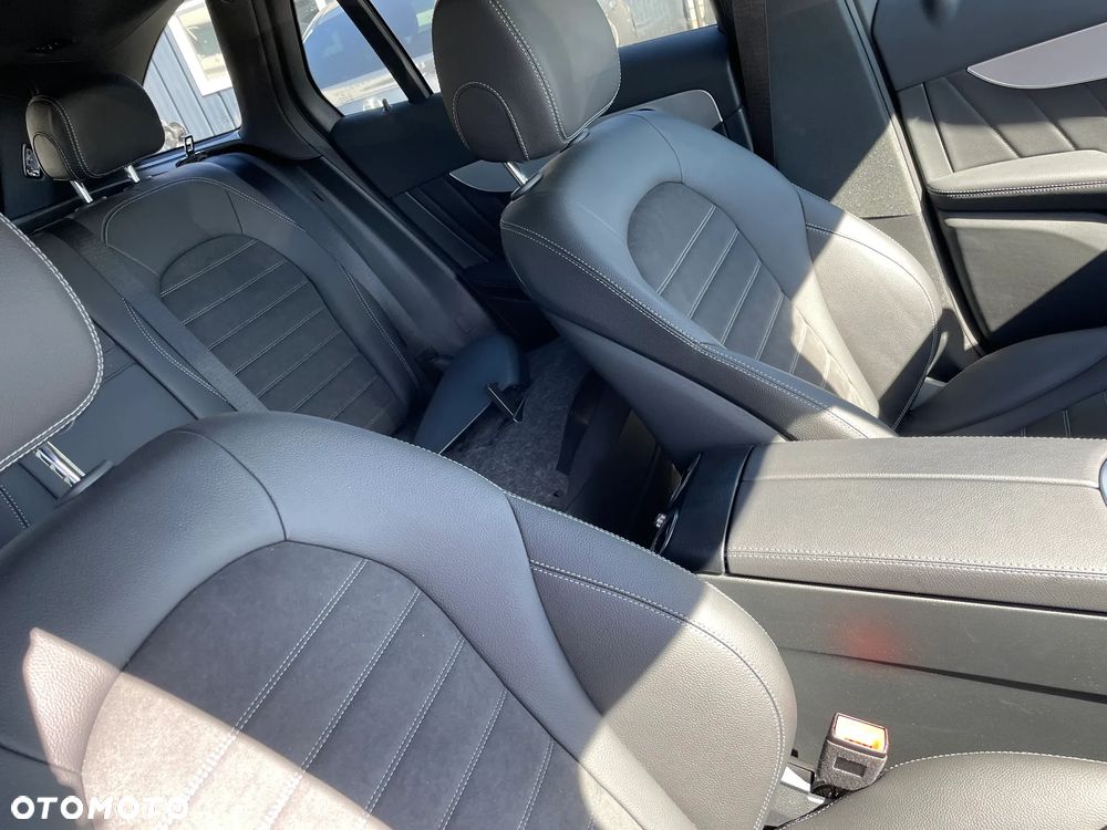 Mercedes-Benz GLC 220 d 4-Matic AMG Line - 2