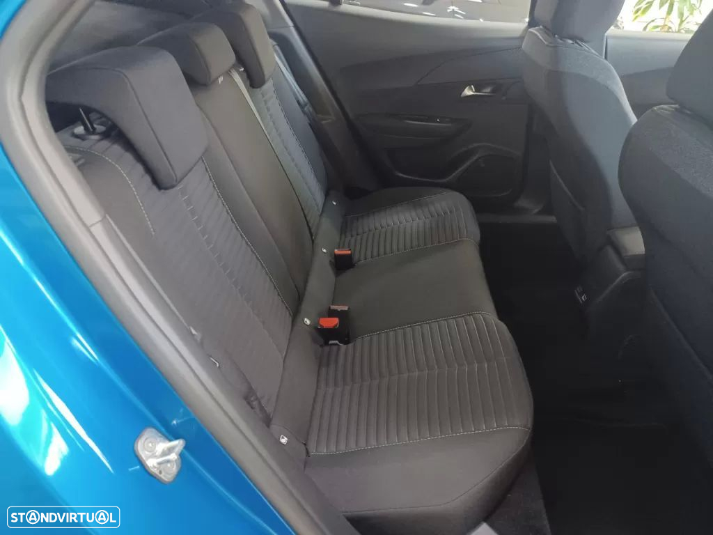 Peugeot e-2008 54 kWh Active - 27