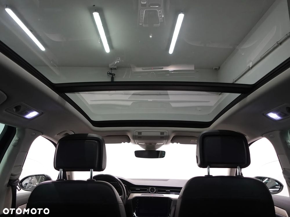 Volkswagen Passat 2.0 TDI SCR DSG Highline - 24