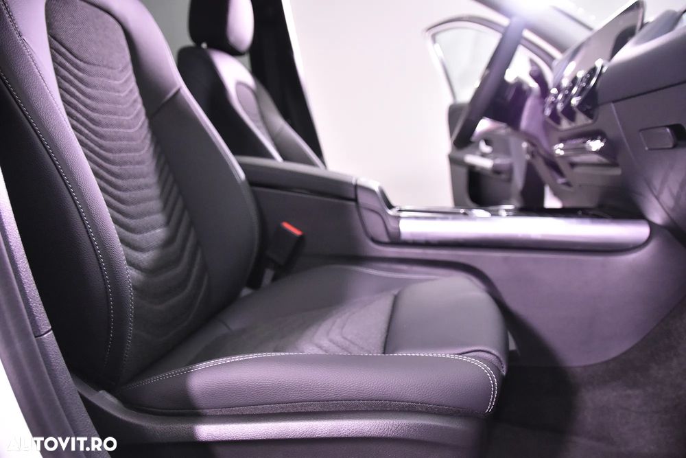 Mercedes-Benz GLA - 12