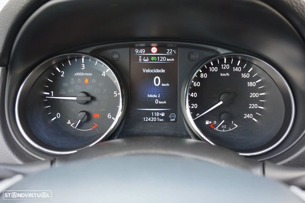 Nissan Qashqai 1.5 dCi N-Connecta 18 - 28