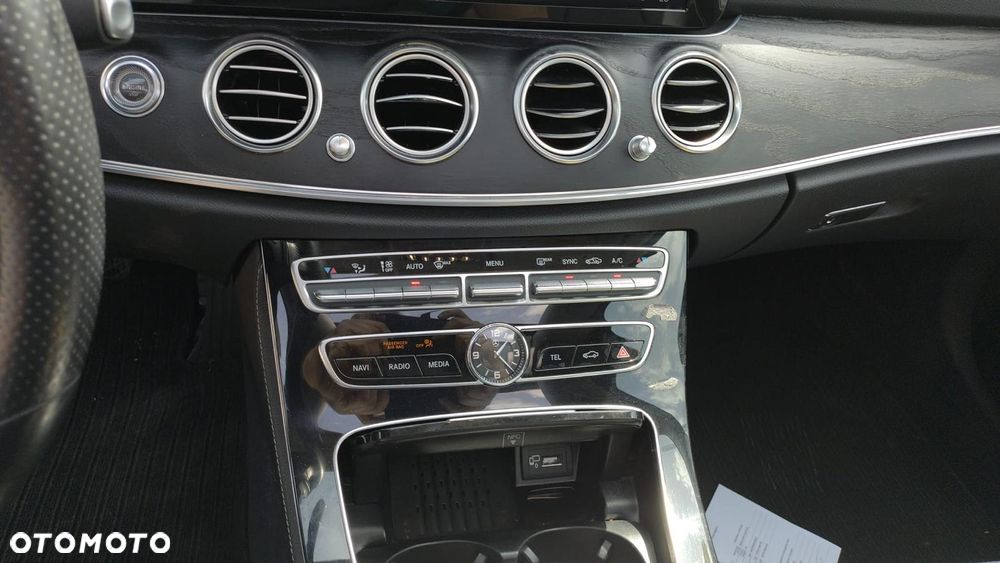 Mercedes-Benz Klasa E 220 d 4Matic 9G-TRONIC Exclusive - 20