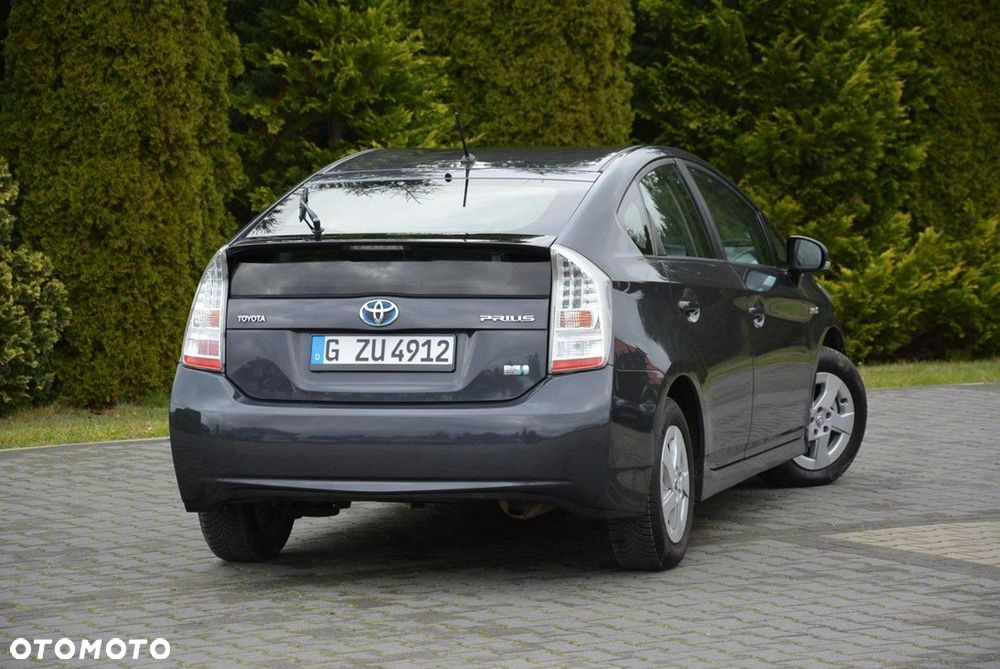 Toyota Prius - 12