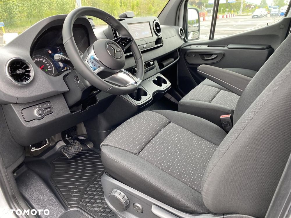 Mercedes-Benz Sprinter - 9