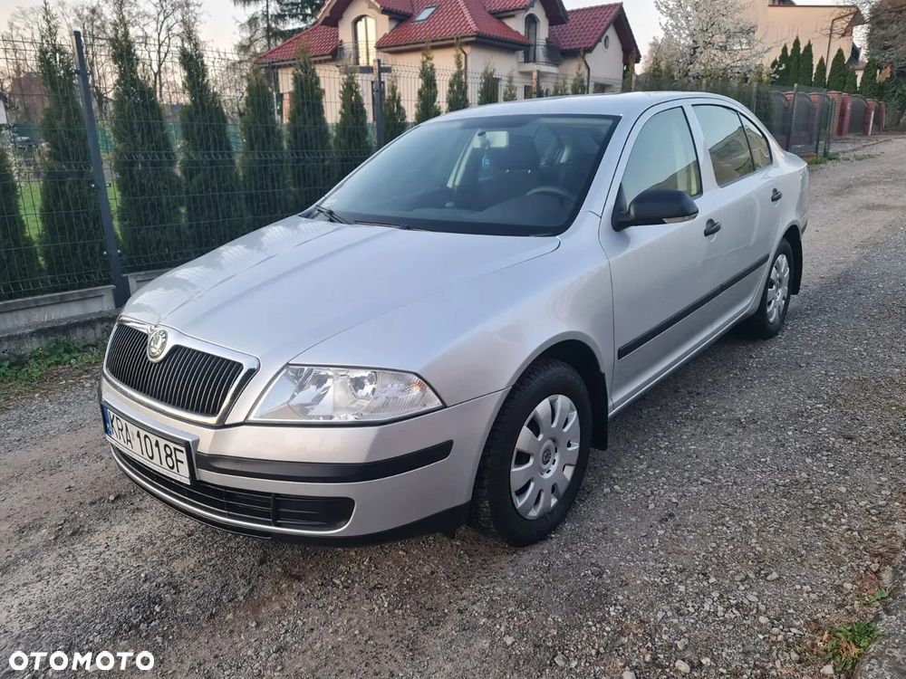 Skoda Octavia 1.6 Ambiente - 3