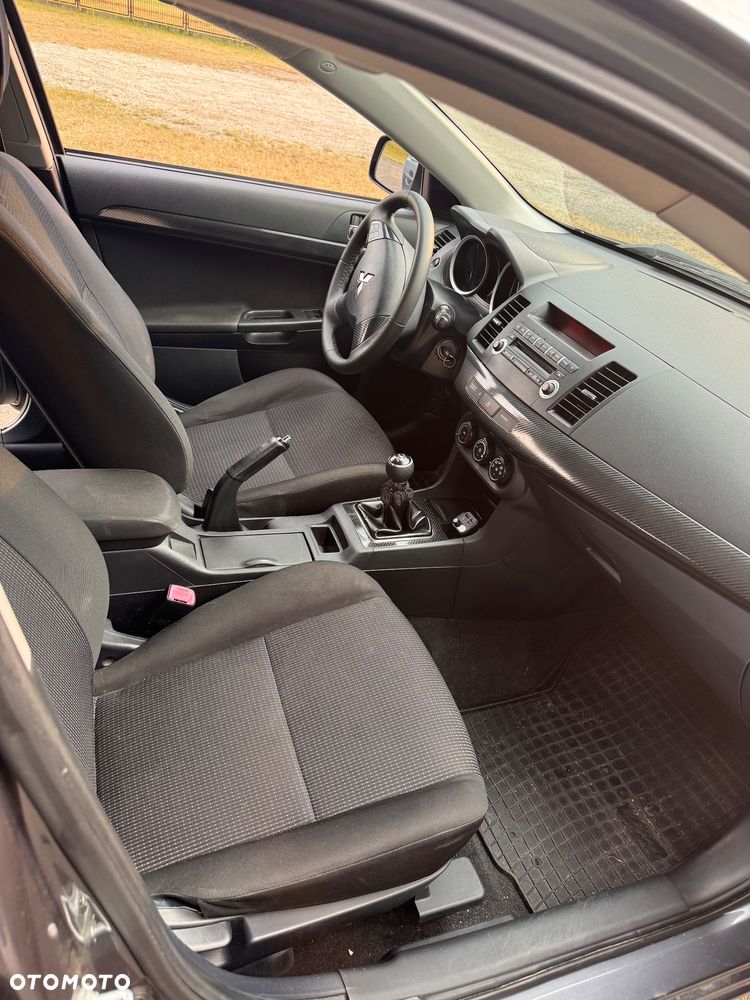 Mitsubishi Lancer 1.5 Invite - 13