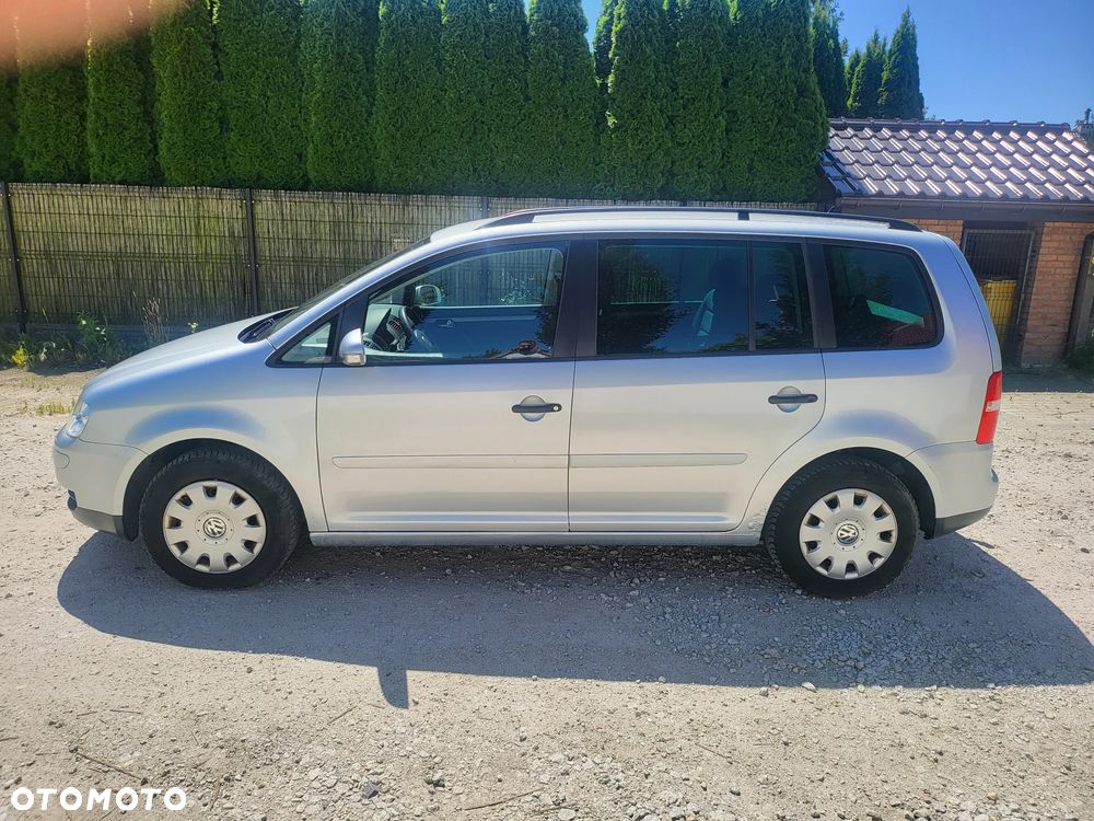Volkswagen Touran 1.6 - 9