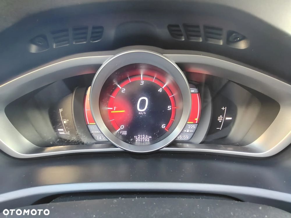 Volvo V40 D2 Momentum - 5