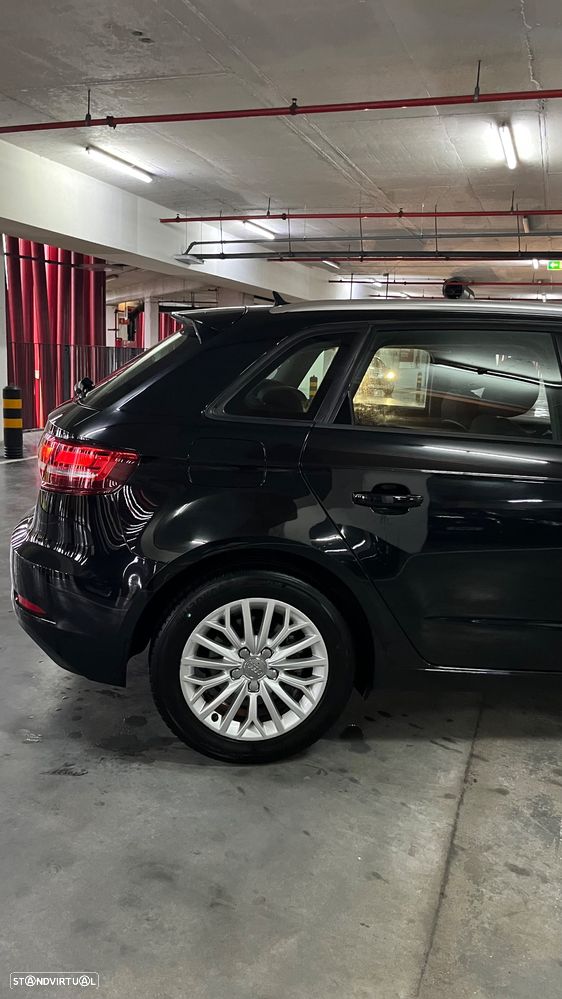 Audi A3 Sportback 2.0 TDI Design - 6