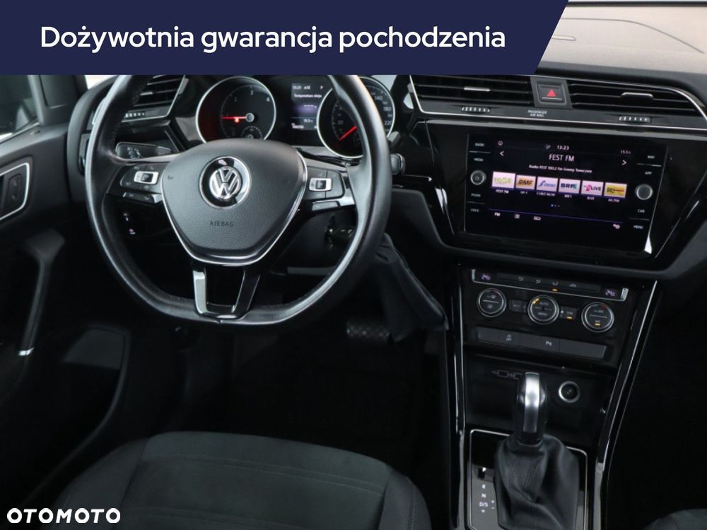 Volkswagen Touran - 9