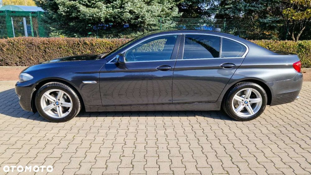 BMW Seria 5 520d Luxury Line - 9