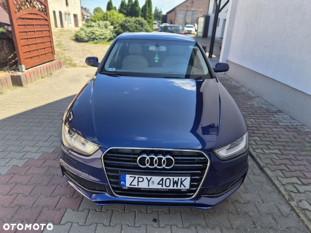 Audi A4 Limousine - 1