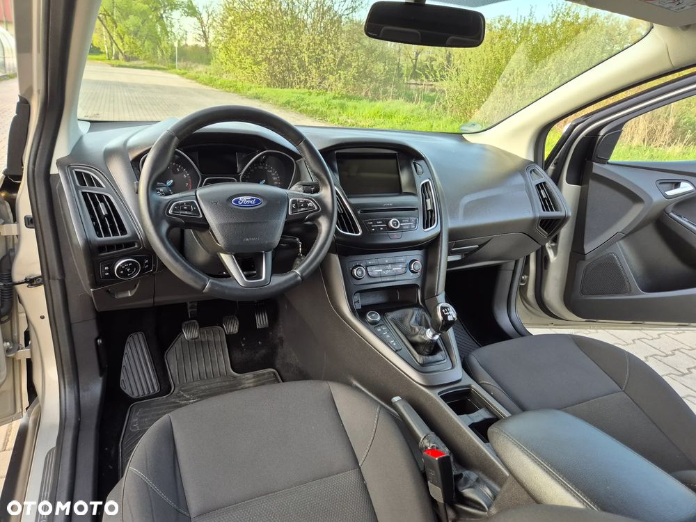 Ford Focus 1.0 EcoBoost STart-Stopp-System TITANIUM - 30