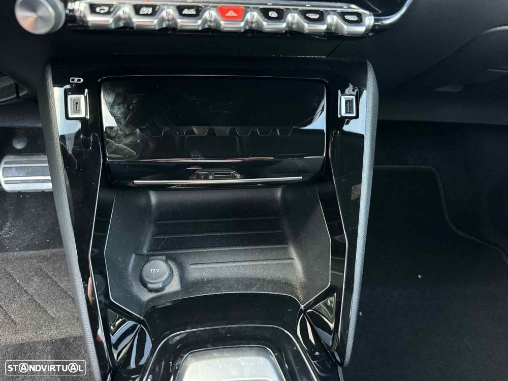 Peugeot 2008 1.2 PureTech GT EAT8 - 18