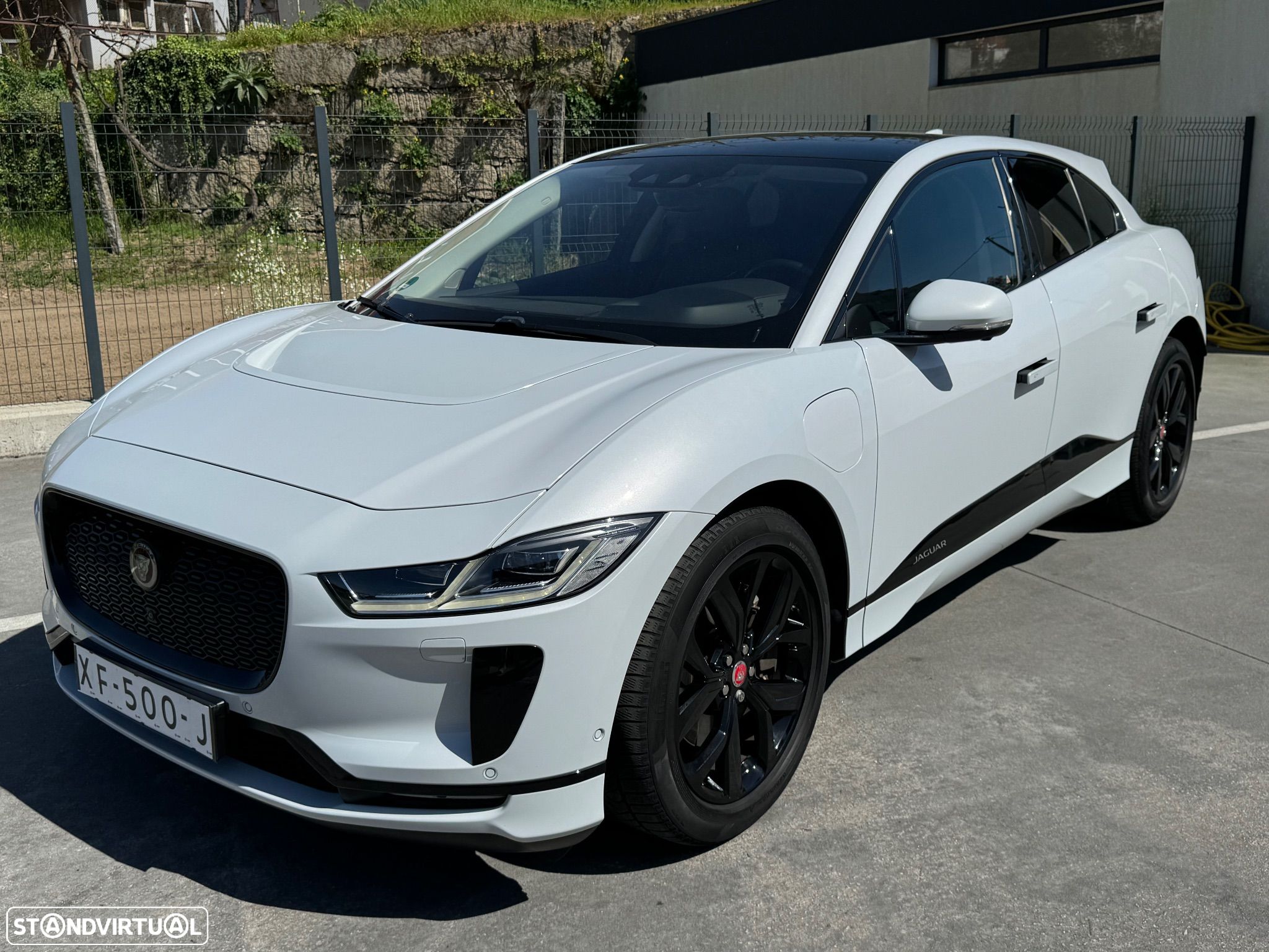 Jaguar I-Pace EV400 R-Dynamic HSE AWD - 1