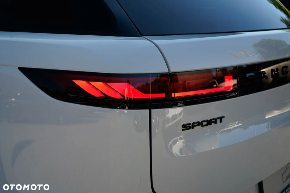 Land Rover Range Rover Sport S 3.0 D300 mHEV Dynamic SE - 9