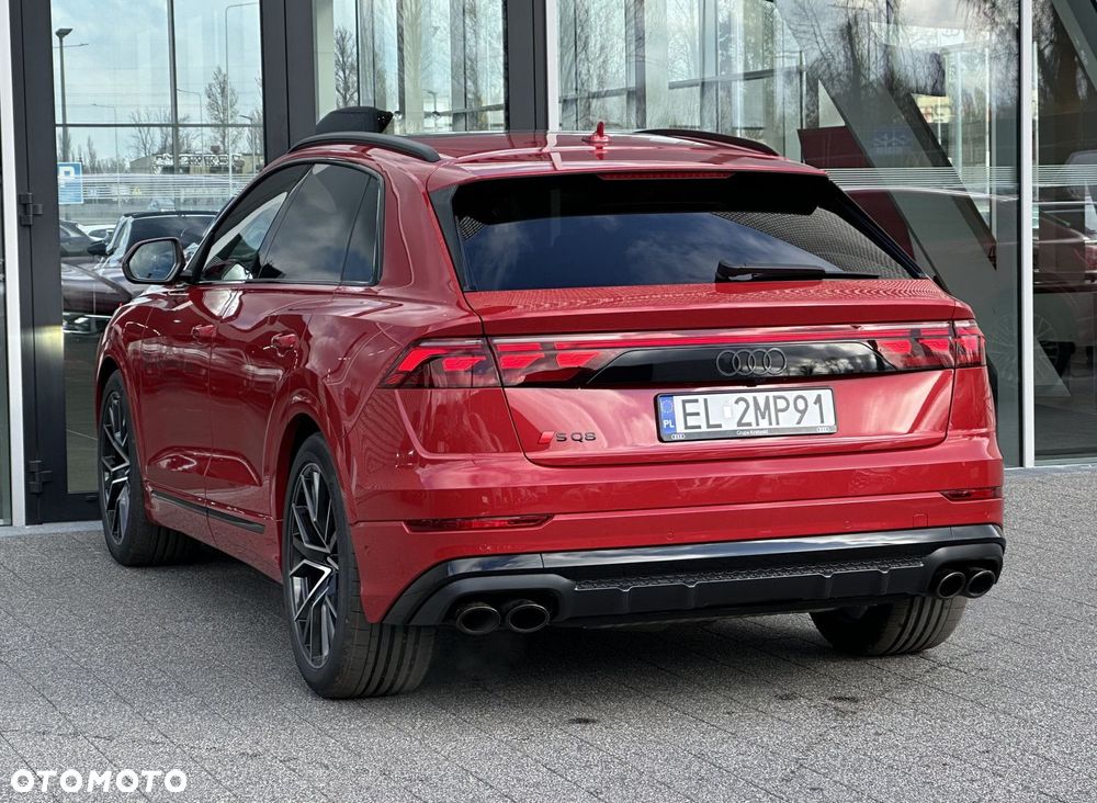 Audi SQ8 - 8
