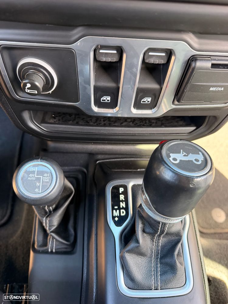 Jeep Wrangler - 23